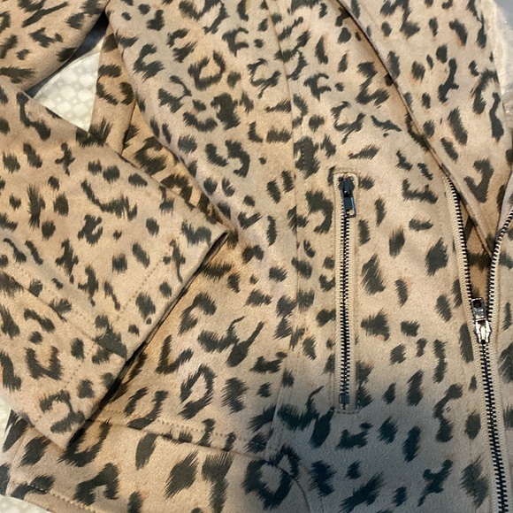 Tan leopard print Jacket - Picture 3 of 9